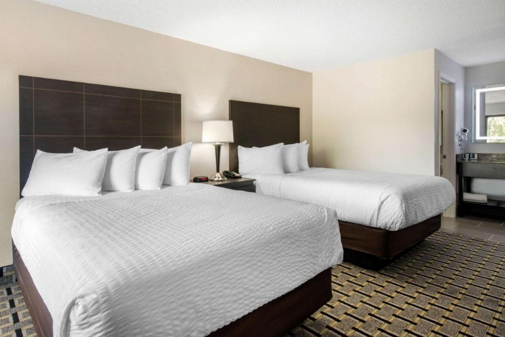 Clarion Inn & Suites Kissimmee-Lake Buena Vista South